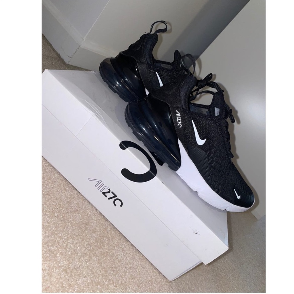 Black/White Nike Air Max 270